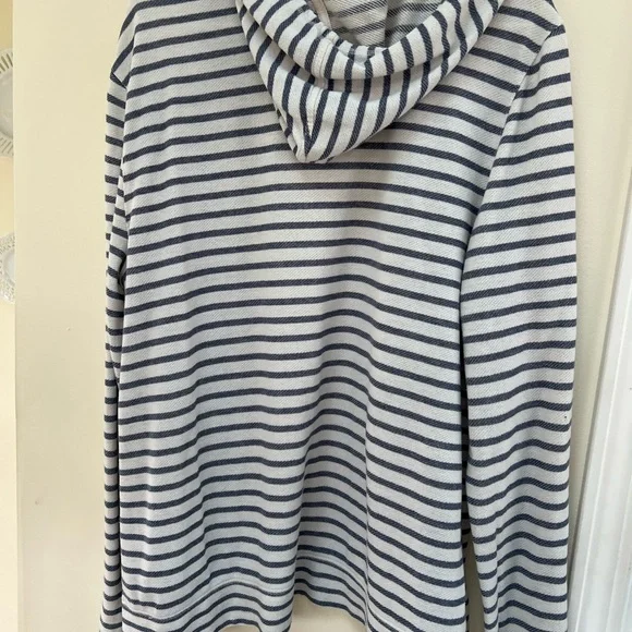 Urban Striped Hoodie - Picture 3 of 3